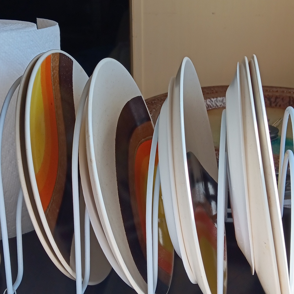 Retro Dinnerware Set with Yellow and Brown Design - Picture 3 of 4